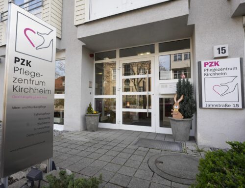 Bewohner in Pflegeheimen müssen auf Amtsverordnung in ein Einzelzimmer, auch Ehepaare. Wer nicht umbaut, wird geschlossen